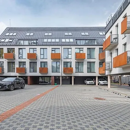 Boutique With Free Parking & Ac Apartment