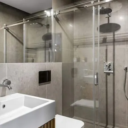 Boutique With Free Parking & Ac * Kaunas