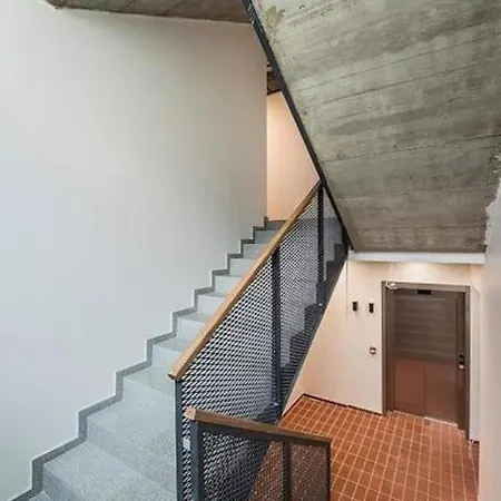 Boutique With Free Parking & Ac Apartment