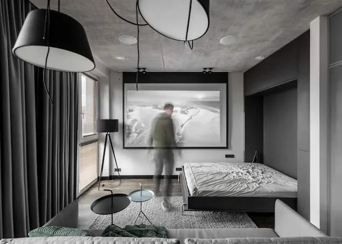 Boutique With Free Parking & Ac